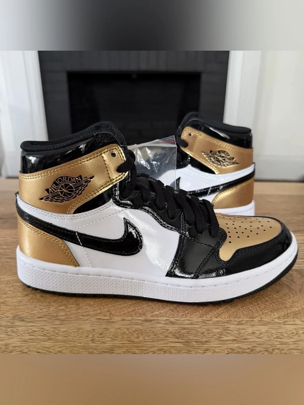 Air Jordan 1 High Golf “Gold Toe” - Size 6 - (DQ0660-002)